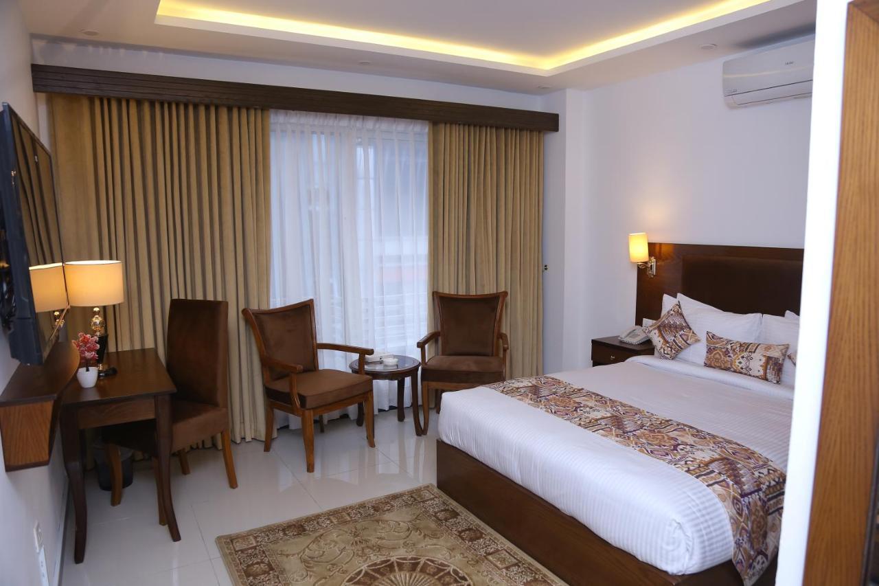 Grand Mongolia Hotel Равалпинди Екстериор снимка