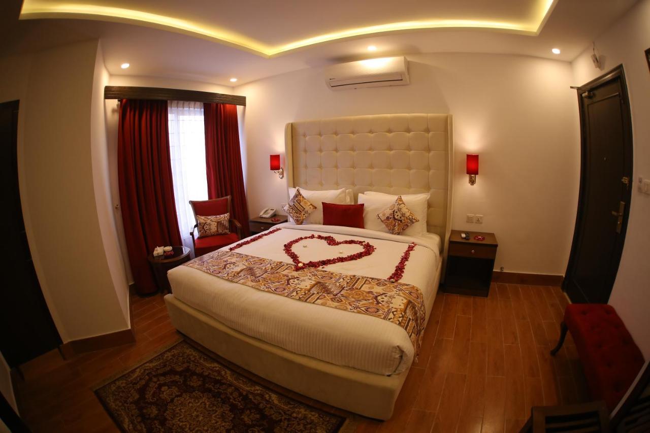 Grand Mongolia Hotel Равалпинди Екстериор снимка