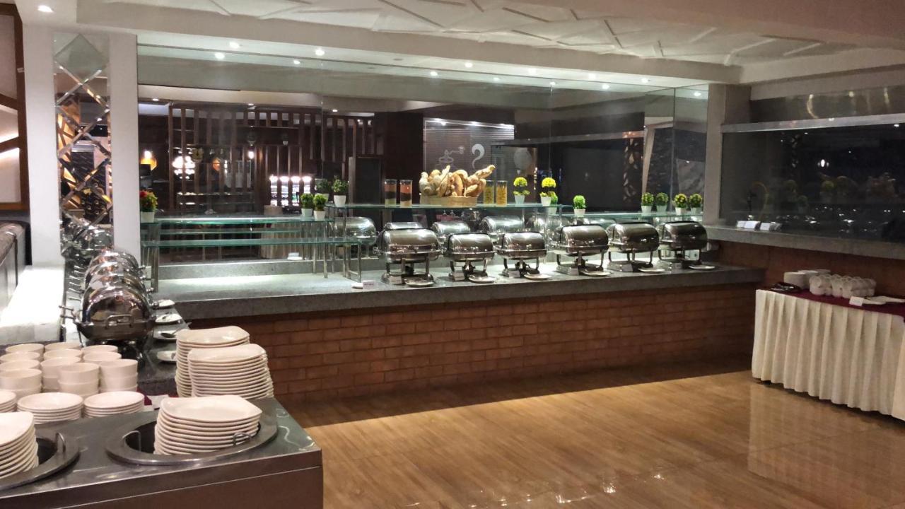 Grand Mongolia Hotel Равалпинди Екстериор снимка