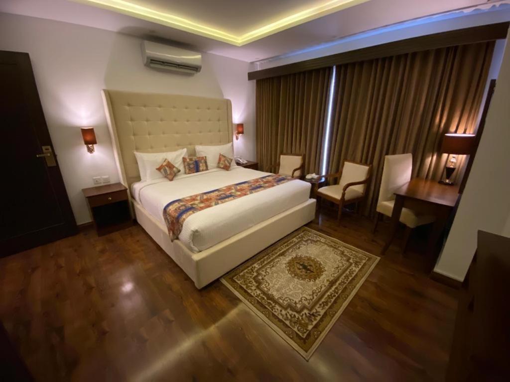 Grand Mongolia Hotel Равалпинди Екстериор снимка